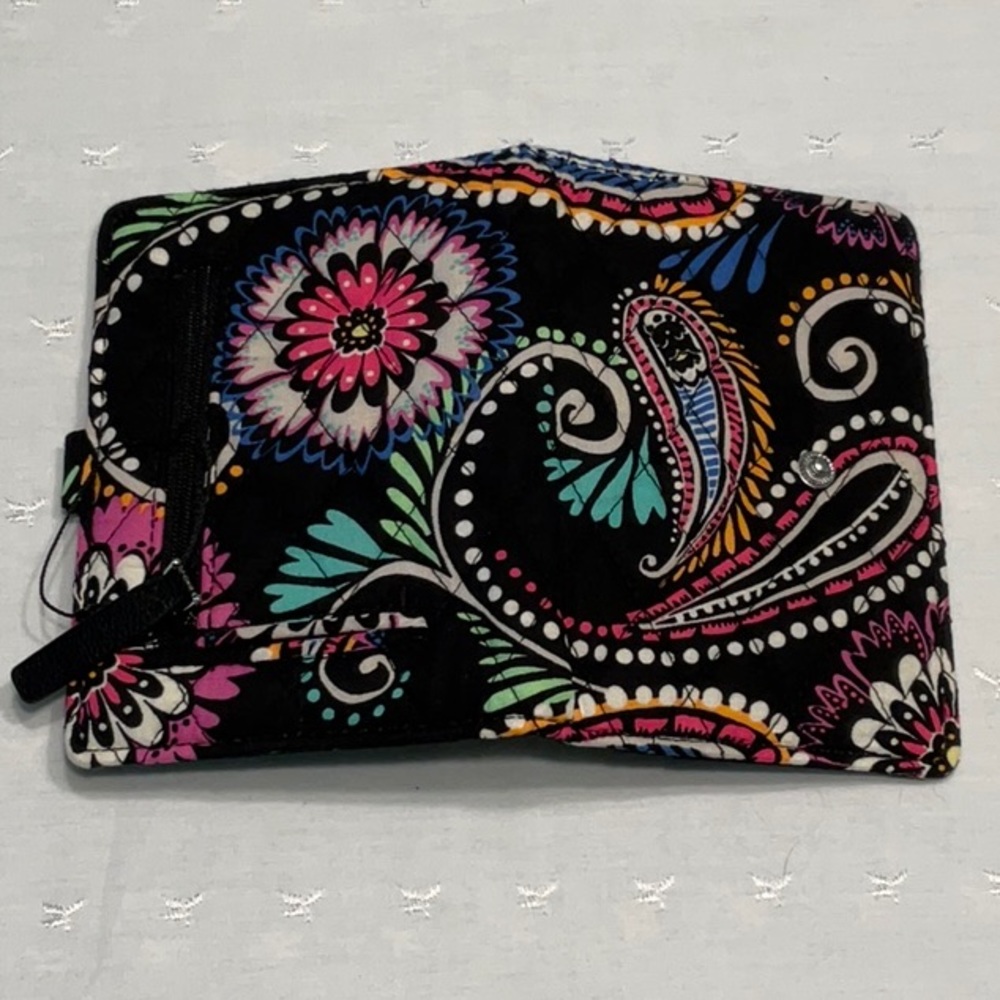 Vera Bradley Wallet Bandana Swirl NWOT - Picture 5 of 5